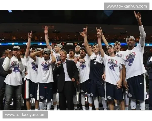 马刺团队篮球展现恐怖深度 八人得分上双狂胜76人40分